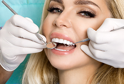 How to Keep Your Teeth Healthy Between Dental Visits
